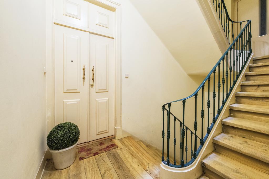 Caza Latina Apartment ลิสบอน ภายนอก รูปภาพ
